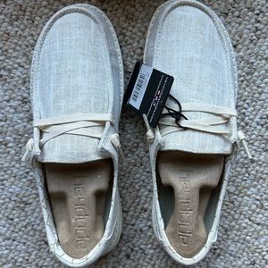 New hey dudes size 6